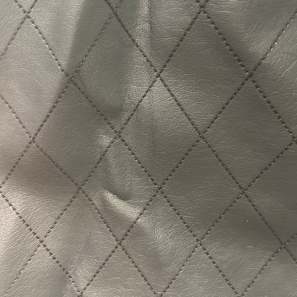 Ann Taylor quilted faux leather skirt NWT - Picture 4 of 8